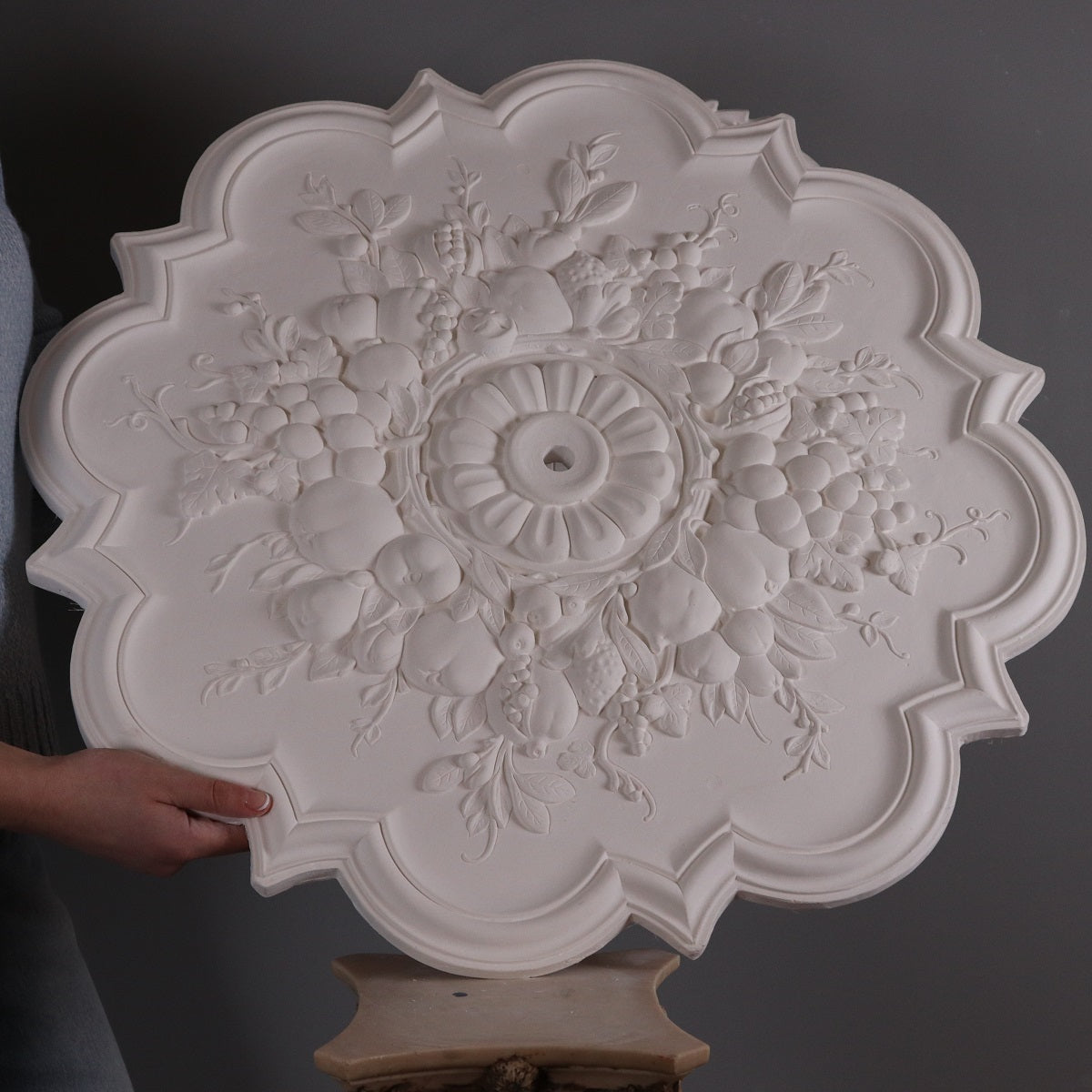 DM4060 Victorian Plaster Ceiling Rose 650mm
