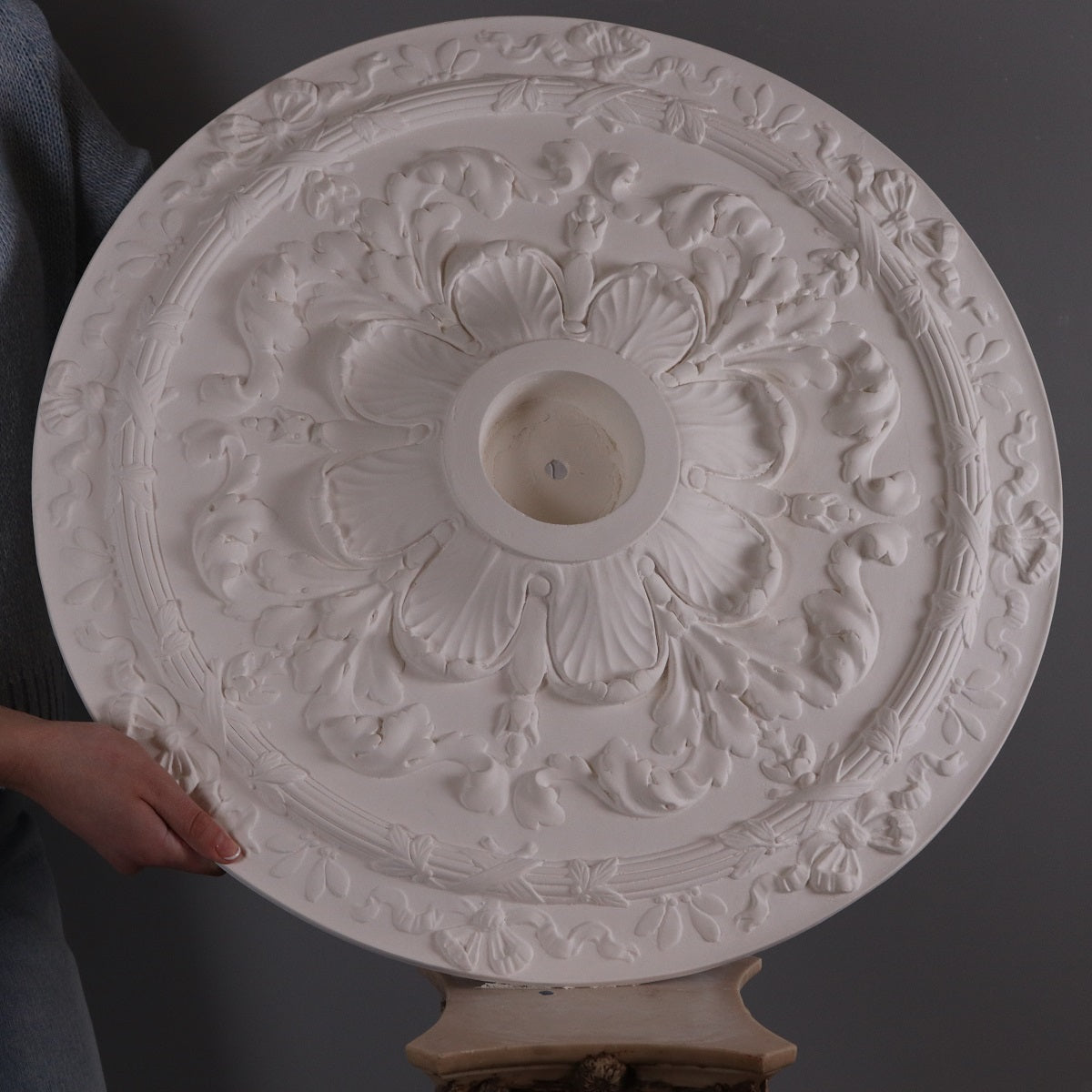 DM4075 Victorian Plaster Ceiling Rose 600mm