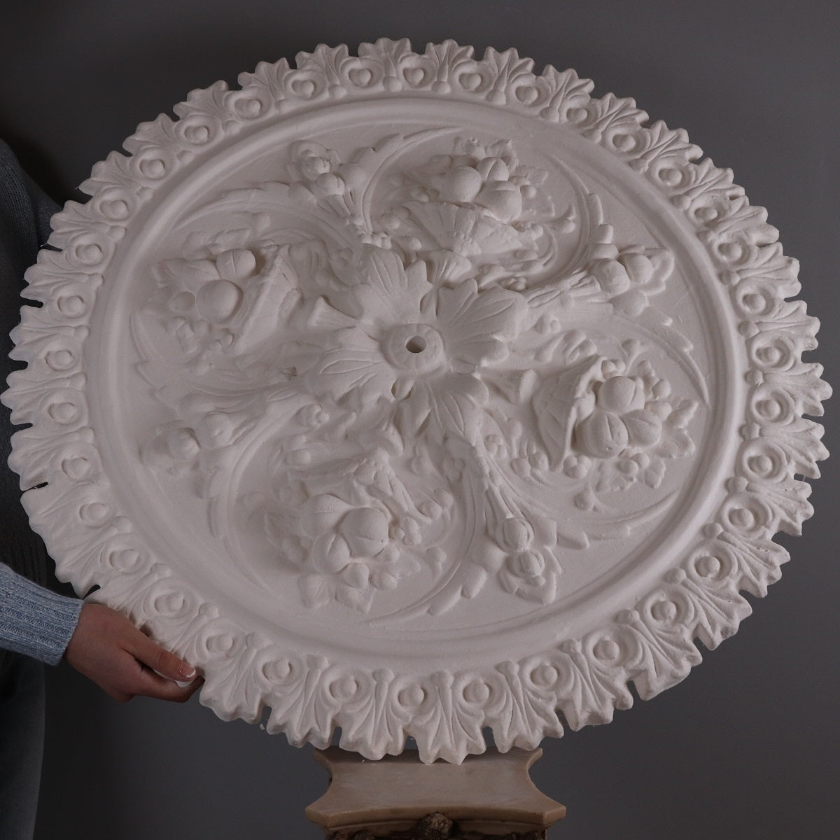 DM7028 Victorian Plaster Ceiling Rose 750mm