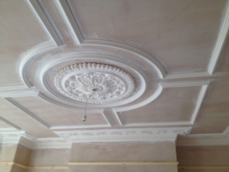 Victorian-coving-with-dado-rail-Victorian-ceiling-rose-decorative-plaster-situ